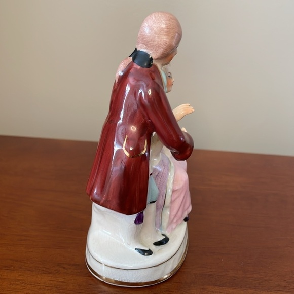 Vintage Coventry Made In USA Porcelain Figurine 5017B Colonial Couple - Picture 4 of 9